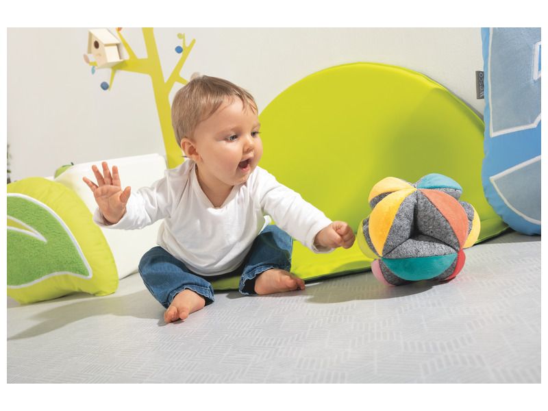 Uchopovací míč inspirovaný montessori