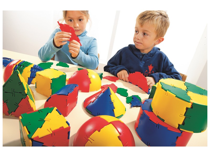 První stavebnice polydron celkem 126 ks
